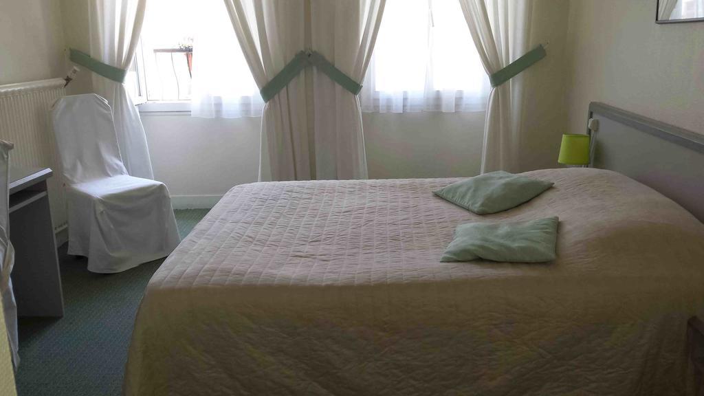 Grand Hotel De L'Etoile Courtenay  Phòng bức ảnh