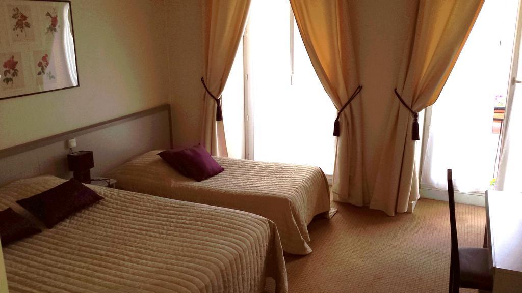 Grand Hotel De L'Etoile Courtenay  Phòng bức ảnh
