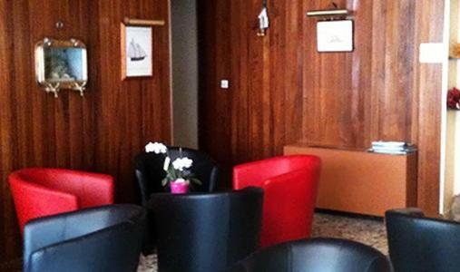 Grand Hotel De L'Etoile Courtenay  Ngoại thất bức ảnh