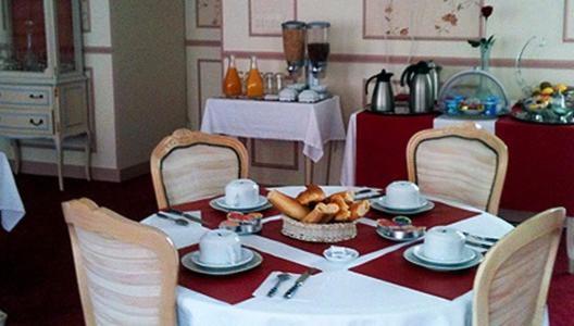 Grand Hotel De L'Etoile Courtenay  Ngoại thất bức ảnh